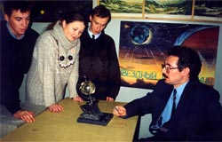 Ходыкин С.А. со студентами 5 курса. 2002 г.